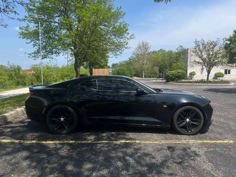 2017 Chevrolet Camaro 1LT, černá, 152 000 km, dovoz Kanada — foto 6 z 12