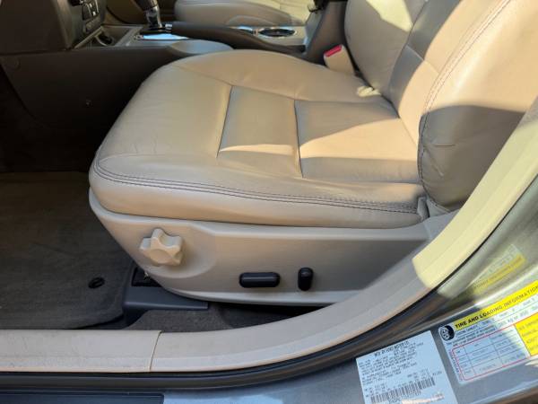 2010 Ford, dovoz USA — foto 10 z 12