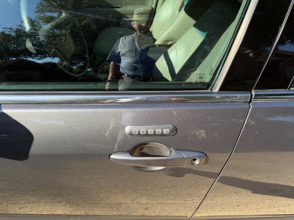 2010 Ford, dovoz USA — foto 12 z 12
