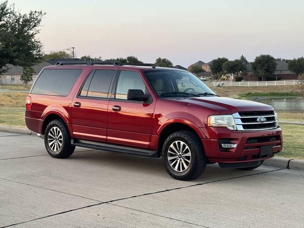 2016 Ford, dovoz USA — foto 2 z 12