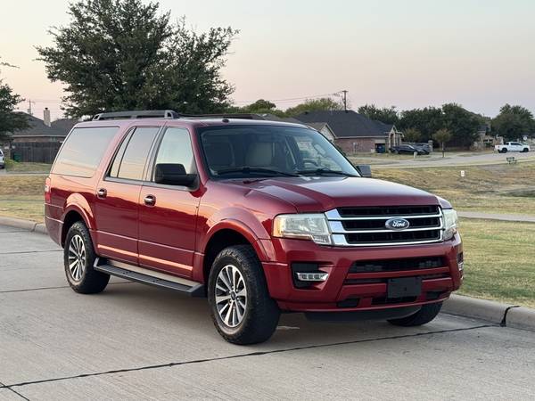 2016 Ford, dovoz USA — foto 3 z 12