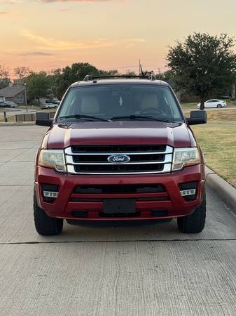 2016 Ford, dovoz USA — foto 4 z 12