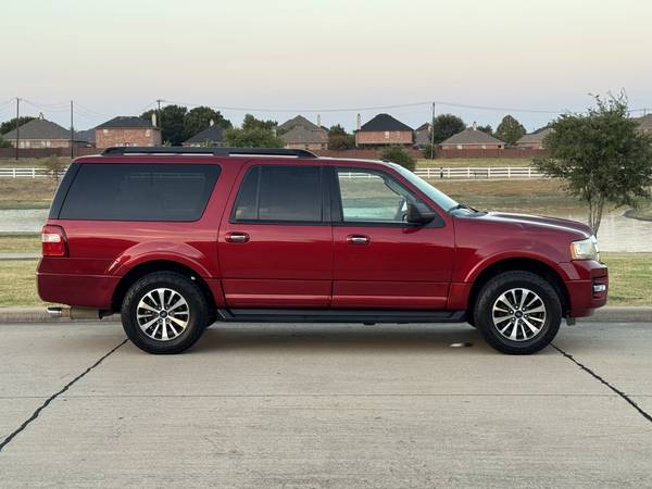 2016 Ford, dovoz USA — foto 6 z 12