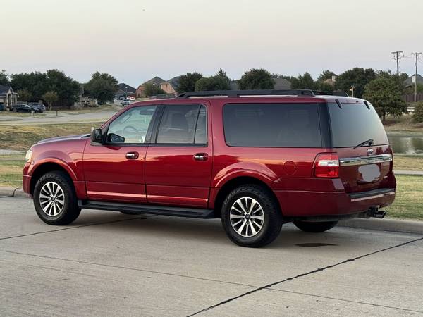 2016 Ford, dovoz USA — foto 7 z 12