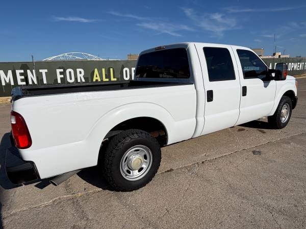 2015 Ford, dovoz USA — foto 11 z 12
