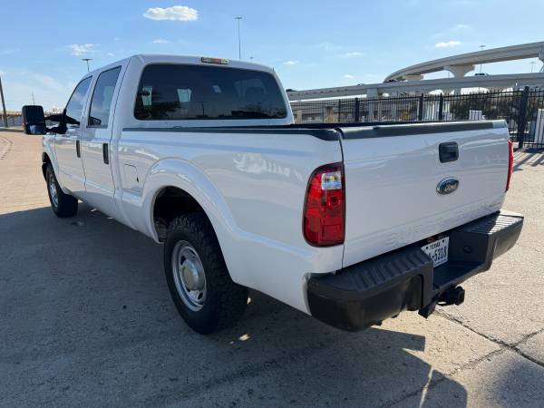 2015 Ford, dovoz USA — foto 9 z 12