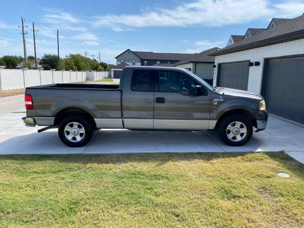 2004 Ford, dovoz USA — foto 2 z 12