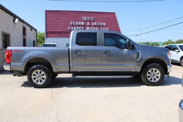 2021 Ford, dovoz USA — foto 2 z 12