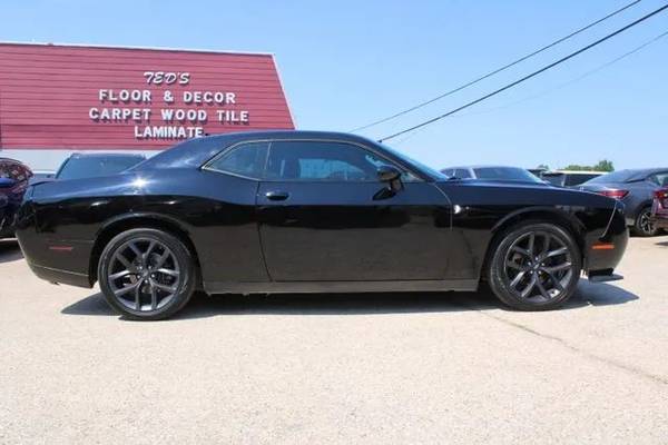 2021 Dodge, dovoz USA — foto 2 z 12