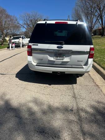 2017 Ford, dovoz USA — foto 7 z 12
