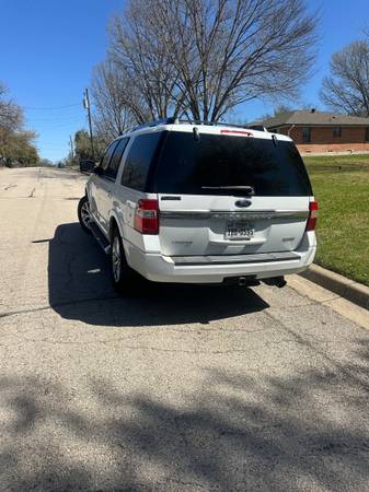2017 Ford, dovoz USA — foto 8 z 12