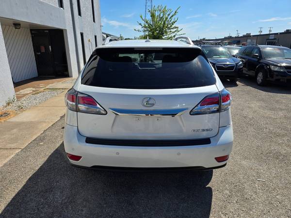 2013 Lexus, dovoz USA — foto 6 z 12