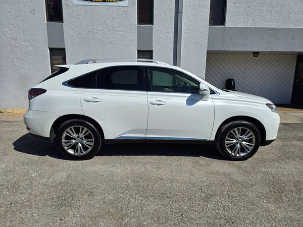 2013 Lexus, dovoz USA — foto 8 z 12