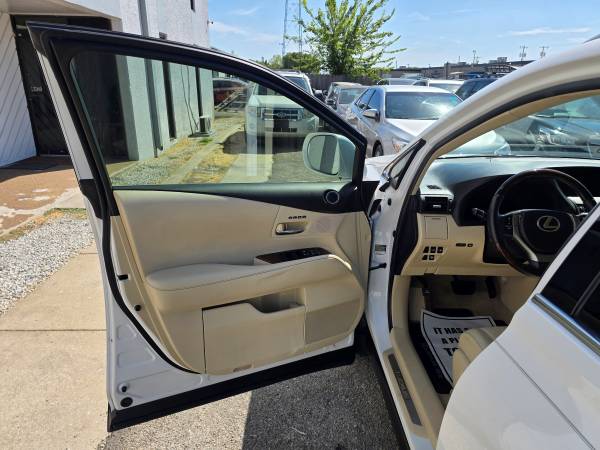 2013 Lexus, dovoz USA — foto 9 z 12
