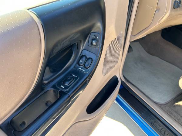 2001 Ford, dovoz USA — foto 12 z 12