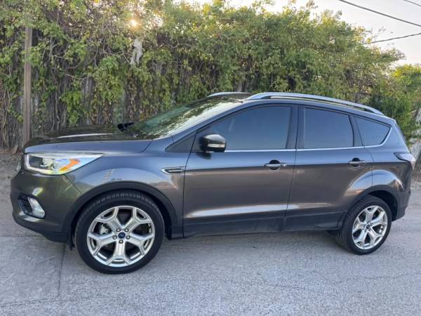 2018 Ford, dovoz USA — foto 3 z 12