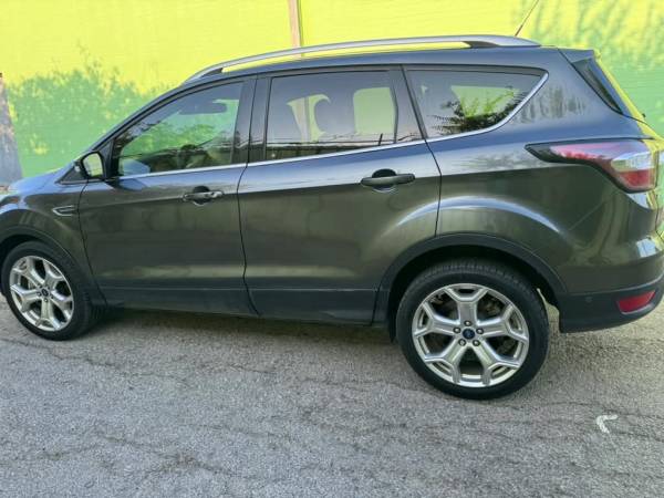 2018 Ford, dovoz USA — foto 5 z 12
