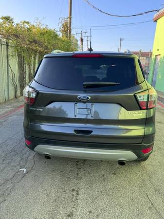 2018 Ford, dovoz USA — foto 6 z 12