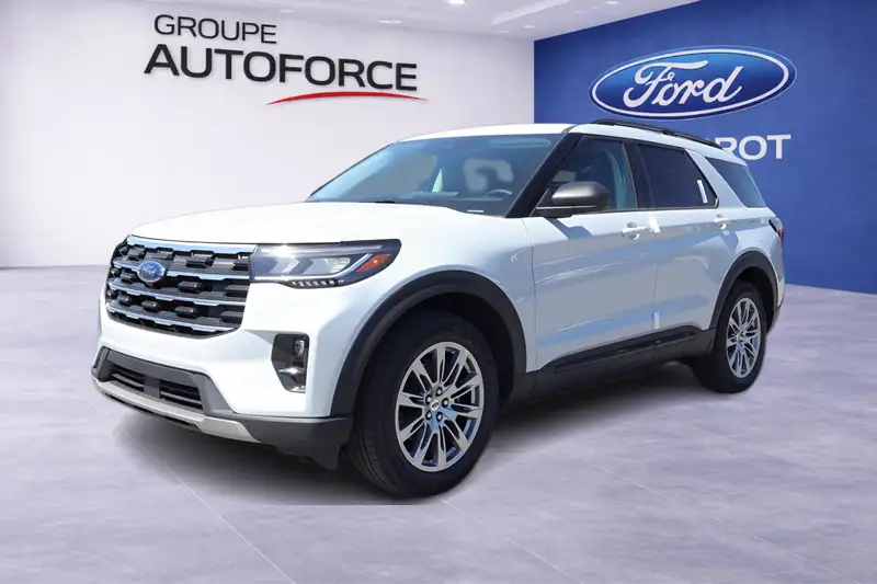 2026 Ford Explorer Active, bílá, 23 km, dovoz Kanada — foto 2 z 12