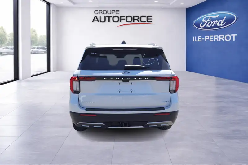 2026 Ford Explorer Active, bílá, 23 km, dovoz Kanada — foto 6 z 12