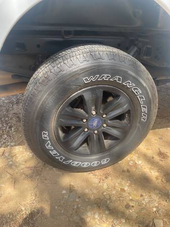 2013 Ford, dovoz USA — foto 10 z 11
