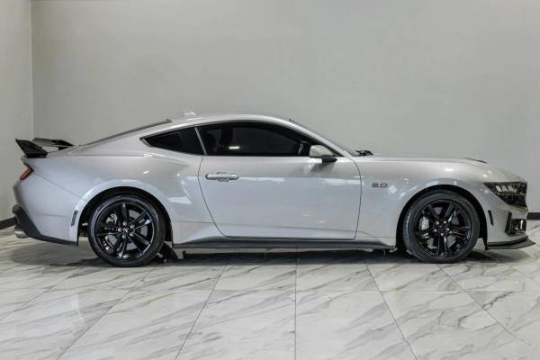 2024 Ford, dovoz USA — foto 10 z 12