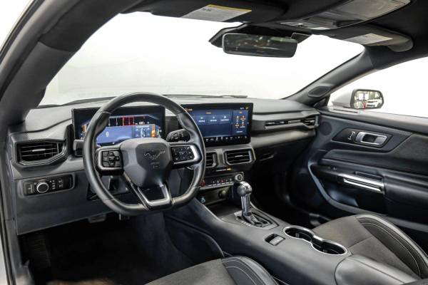 2024 Ford, dovoz USA — foto 3 z 12