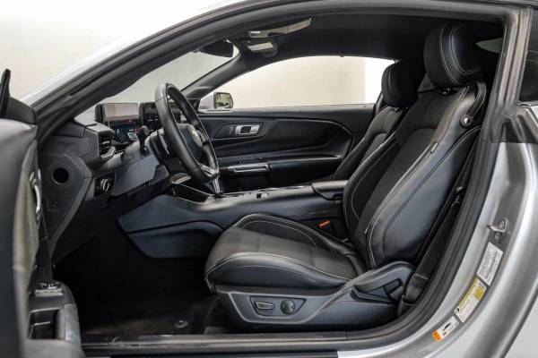 2024 Ford, dovoz USA — foto 5 z 12