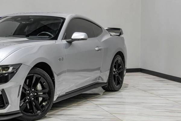 2024 Ford, dovoz USA — foto 7 z 12