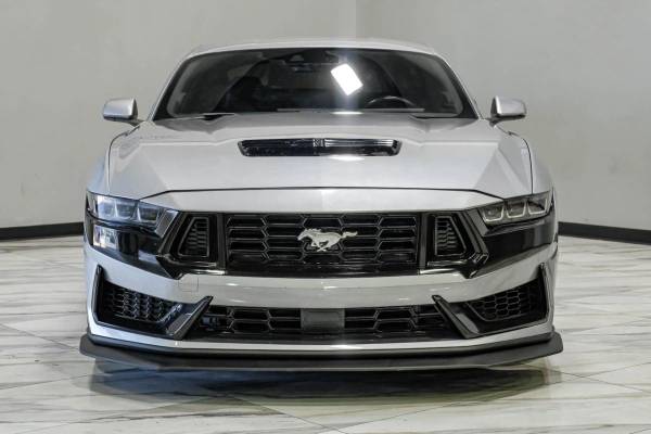 2024 Ford, dovoz USA — foto 8 z 12
