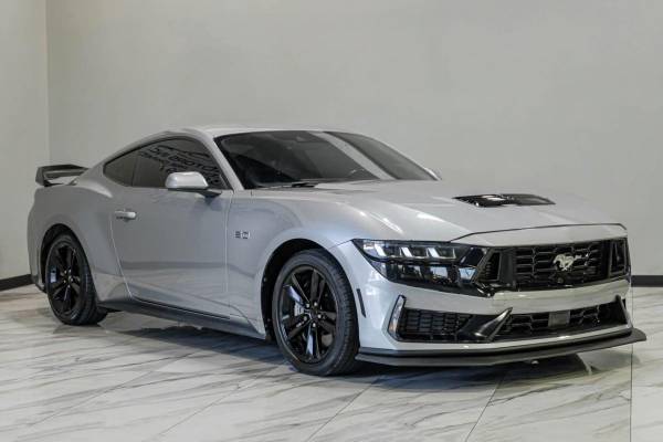 2024 Ford, dovoz USA — foto 9 z 12