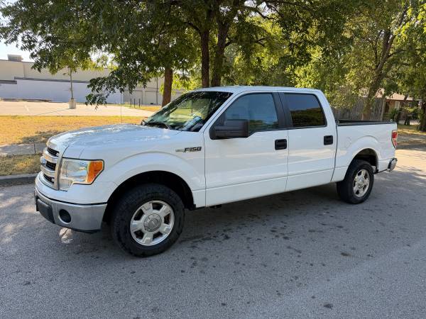 2013 Ford, dovoz USA — foto 3 z 9