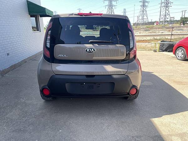 2016 Kia, dovoz USA — foto 6 z 12
