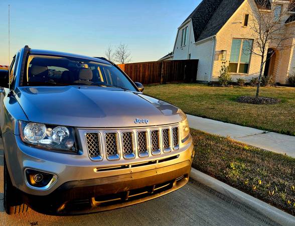 2016 Jeep, dovoz USA — foto 2 z 10