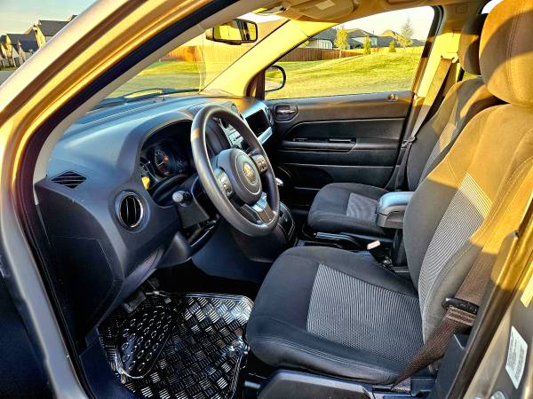 2016 Jeep, dovoz USA — foto 7 z 10