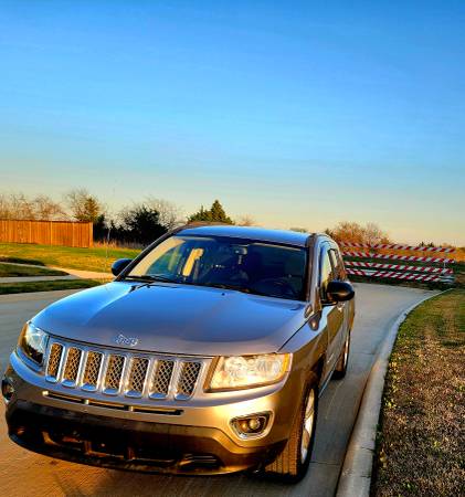 2016 Jeep, dovoz USA — foto 8 z 10