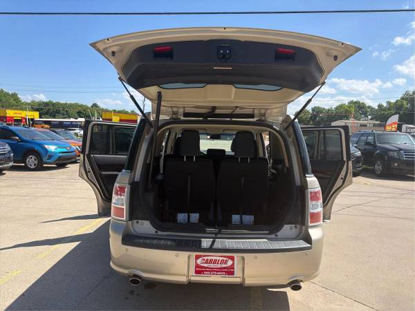 2018 Ford, dovoz USA — foto 11 z 12