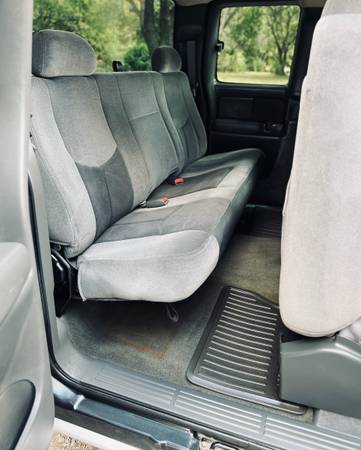 2004 GMC, červená, dovoz USA — foto 11 z 12