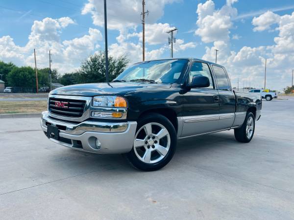 2004 GMC, červená, dovoz USA — foto 2 z 12