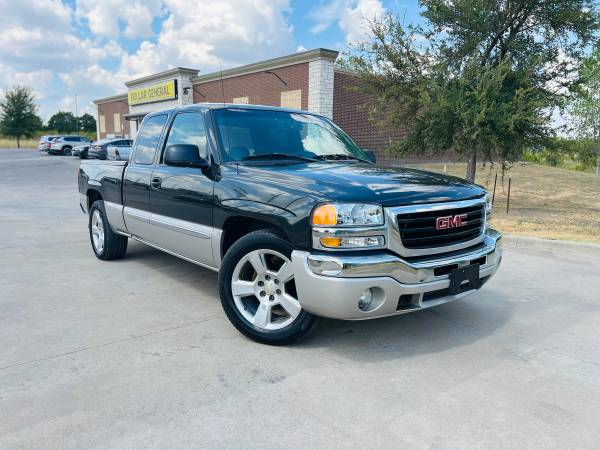 2004 GMC, červená, dovoz USA — foto 3 z 12