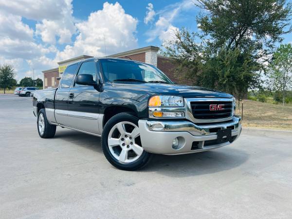 2004 GMC, červená, dovoz USA — foto 4 z 12