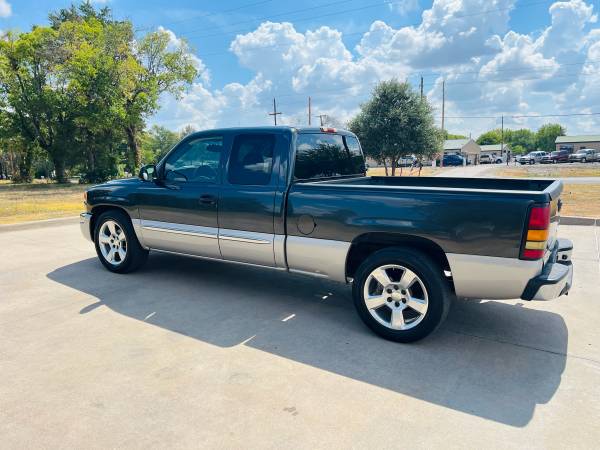 2004 GMC, červená, dovoz USA — foto 5 z 12