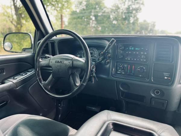 2004 GMC, červená, dovoz USA — foto 7 z 12
