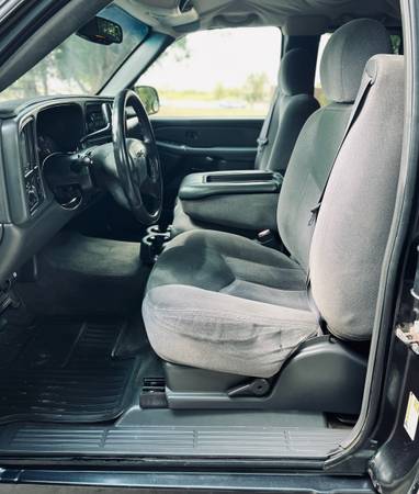 2004 GMC, červená, dovoz USA — foto 8 z 12