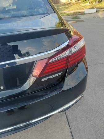 2016 Honda, dovoz USA — foto 9 z 12