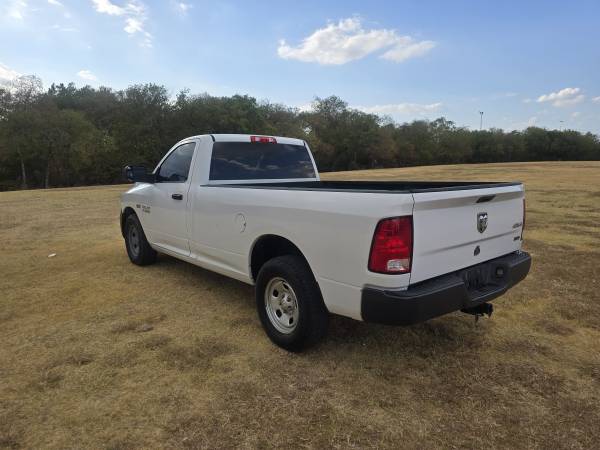 2018 Dodge, dovoz USA — foto 6 z 12