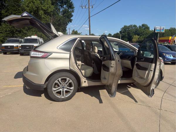 2018 Ford, dovoz USA — foto 11 z 12