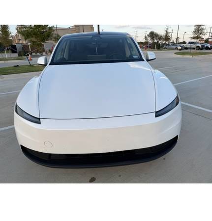 2026 Tesla, dovoz USA — foto 2 z 12