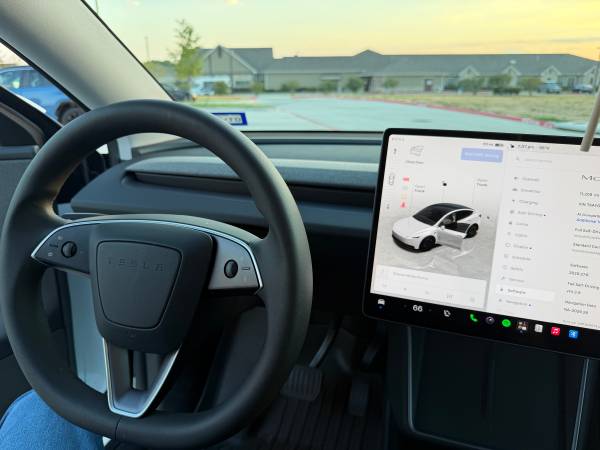 2026 Tesla, dovoz USA — foto 3 z 12