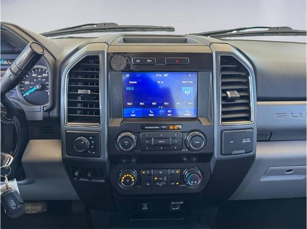 2022 Ford, dovoz USA — foto 10 z 12